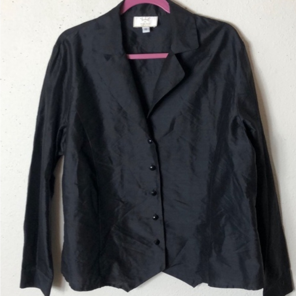 VIE by Victoria Royal Silk v-neck long sleeves blouse 16